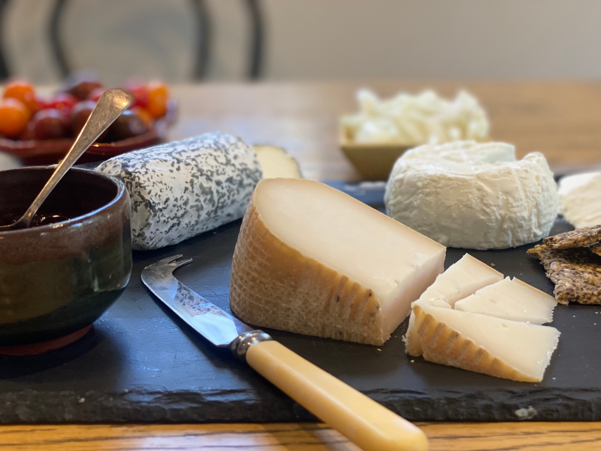 Nieuwenhuis goat cheese in Spring – Life and Cheese