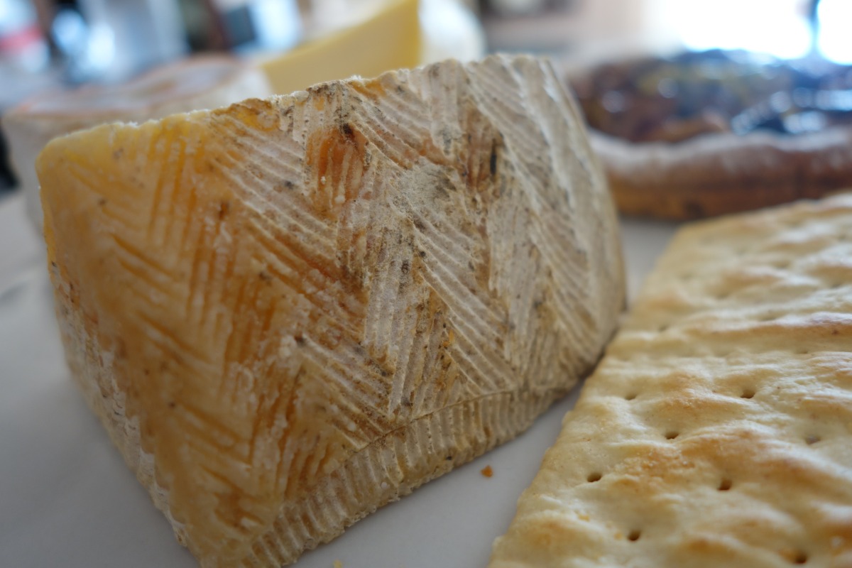 Just enjoy – La Seu cheese shop in Barcelona – Life and Cheese